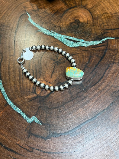 Navajo Pearl Bracelet 6mm with Turquoise Stone 1